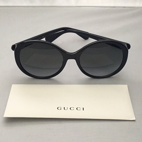 GUCCI GREY LADIES SUNGLASSES. - Picture 2 of 9